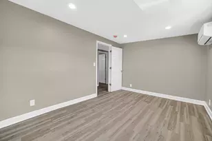 2078 N 17th Ave, Melrose Park, IL 60160 - Photo 9