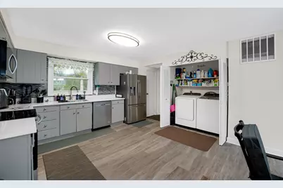 4 Wolfe Court, Woodridge, IL 60517 - Photo 9