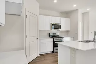 6286 Redwood Trl, Wonder Lake, IL 60097 - Photo 11