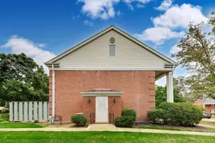 1406 Chanticleer Ln, Hinsdale, IL 60521 - Photo 3