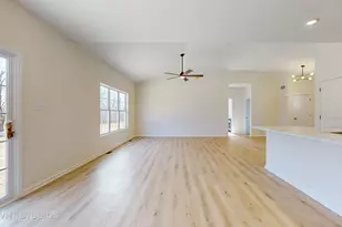 593 Farm St, Crete, IL 60417 - Photo 7