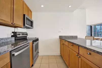 30 E Huron Street #3204, Chicago, IL 60611 - Photo 5