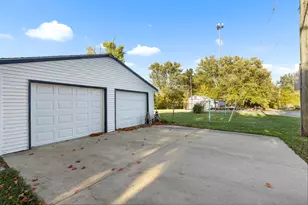 411 S Walnut Ave, Forreston, IL 61030 - Photo 3