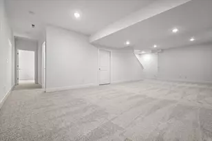 24 Stonehouse Ct, Bloomington, IL 61705 - Photo 37