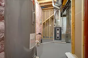 24 Stonehouse Ct, Bloomington, IL 61705 - Photo 41