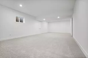 24 Stonehouse Ct, Bloomington, IL 61705 - Photo 35