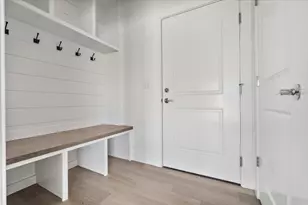 24 Stonehouse Ct, Bloomington, IL 61705 - Photo 7