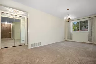 4710 Russett Ln, Skokie, IL 60076 - Photo 5