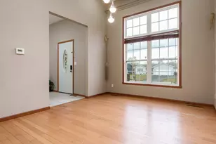 3075 Derbyshire Dr, Machesney Park, IL 61115 - Photo 5