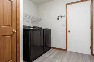 3075 Derbyshire Dr, Machesney Park, IL 61115 - Photo 29