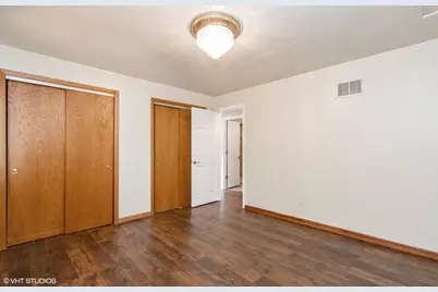 6846 N Dowagiac Avenue, Chicago, IL 60646 - Photo 17