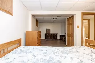 6846 N Dowagiac Ave, Chicago, IL 60646 - Photo 31