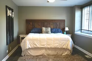 949 Millcreek Cir, Elgin, IL 60123 - Photo 9