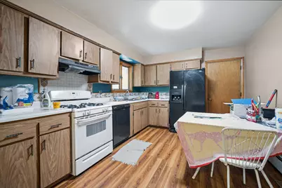 1068 N Hainesville Road, Round Lake, IL 60073 - Photo 7