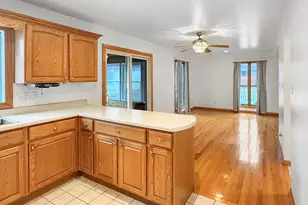 1105 Summit Dr, Lockport, IL 60441 - Photo 7