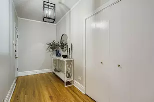 539 W Addison St, Chicago, IL 60613 - Photo 3