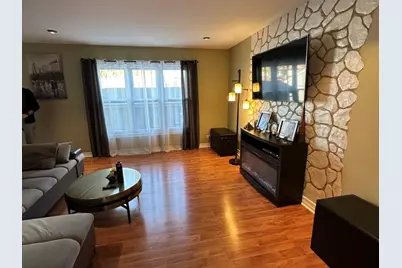 224 Oakwood Lane, Bloomingdale, IL 60108 - Photo 7