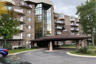 1275 E Baldwin Ln, Palatine, IL 60074 - Photo 1