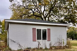 10 E Piper City St, Piper City, IL 60959 - Photo 3