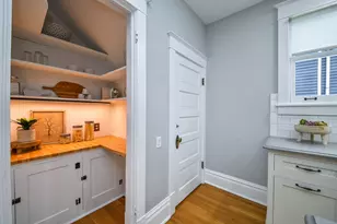 223 N Ellsworth St, Naperville, IL 60540 - Photo 9