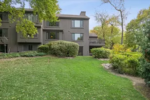 450 Woodview Rd, Lake Barrington, IL 60010 - Photo 23