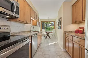 450 Woodview Rd, Lake Barrington, IL 60010 - Photo 9