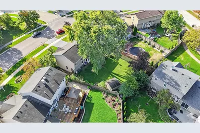 2482 Hedge Row Drive, Aurora, IL 60502 - Photo 7