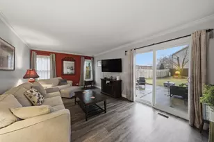 2482 Hedge Row Dr, Aurora, IL 60502 - Photo 15