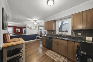 2482 Hedge Row Dr, Aurora, IL 60502 - Photo 11