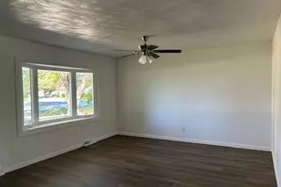 2721 Cascade Dr, Rockford, IL 61109 - Photo 3