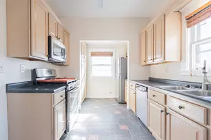 401 Willard Ave, Bloomington, IL 61701 - Photo 7