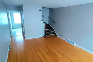 2430 E 73rd St, Chicago, IL 60649 - Photo 3