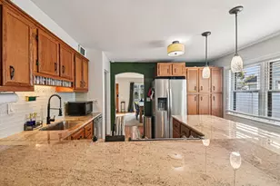 694 S York St, Elmhurst, IL 60126 - Photo 9