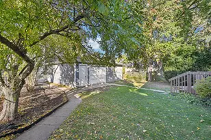 694 S York St, Elmhurst, IL 60126 - Photo 37