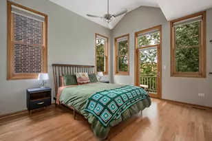 1225 W Carmen Ave, Chicago, IL 60640 - Photo 17