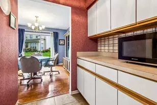 879 Dandridge Ct, Elgin, IL 60120 - Photo 17