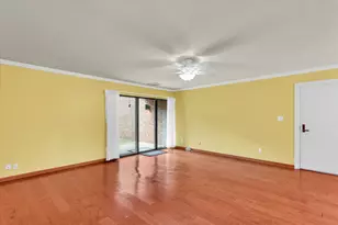 107 N Elm St, Champaign, IL 61820 - Photo 9