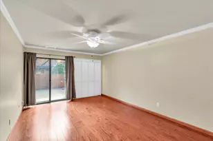 107 N Elm St, Champaign, IL 61820 - Photo 23