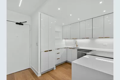 1455 N Sandburg Terrace #2403, Chicago, IL 60610 - Photo 13