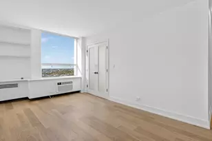 1455 N Sandburg Terrace, Chicago, IL 60610 - Photo 5