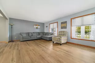 13116 Springhill Dr, Winnebago, IL 61088 - Photo 9