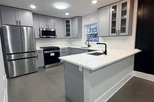 3024 W Fargo Ave, Chicago, IL 60645 - Photo 5