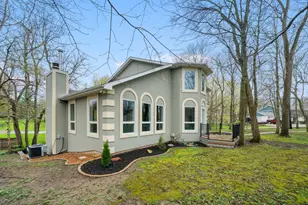 3 Oak Ridge Dr, Newark, IL 60541 - Photo 3