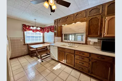 977 N Oakland Avenue, Decatur, IL 62522 - Photo 11