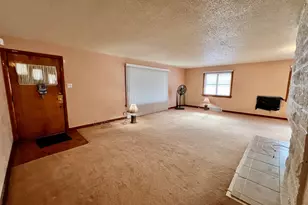 977 N Oakland Ave, Decatur, IL 62522 - Photo 5