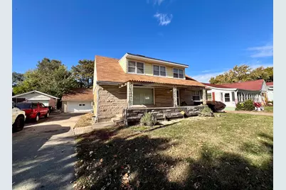 977 N Oakland Avenue, Decatur, IL 62522 - Photo 1