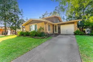 16524 Brockton Ln, Oak Forest, IL 60452 - Photo 3