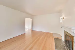 566 Bellevue Pl, Highland Park, IL 60035 - Photo 5