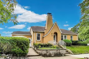 566 Bellevue Pl, Highland Park, IL 60035 - Photo 33