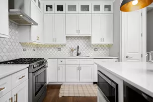 3708 N Southport Ave, Chicago, IL 60613 - Photo 7